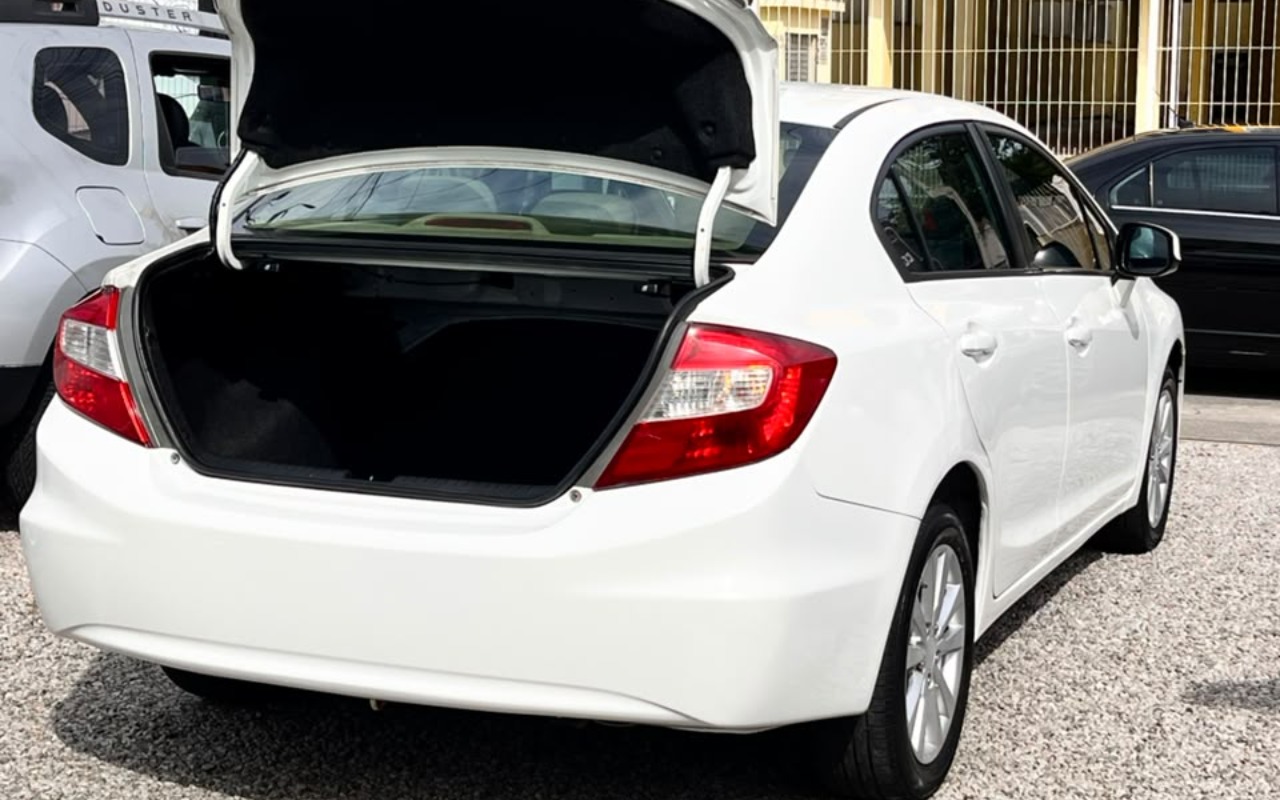 imagem-https://www.socarrao.com.br/sc-vehicle-images-prod/4318924/1791550918240-V2hhdHNBcHAgSW1hZ2UgMjAyNi0xMC0wOCBhdCAxNi4yMi40OCAoMykuanBlZw.jpeg