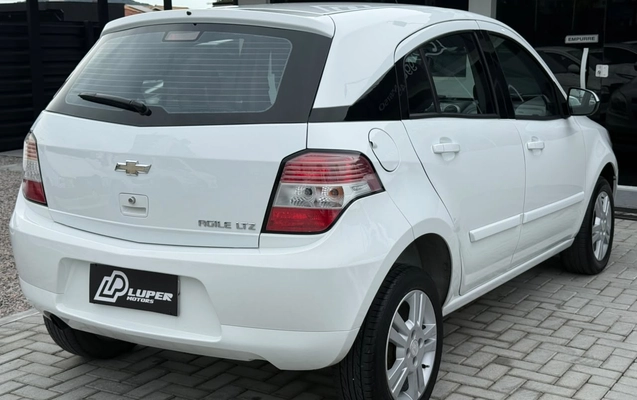 imagem-https://www.socarrao.com.br/sc-vehicle-images-prod/4318934/1791550970255-003_d4f4a7b1d9a63bf8fc9edb13e0af4998.jpg