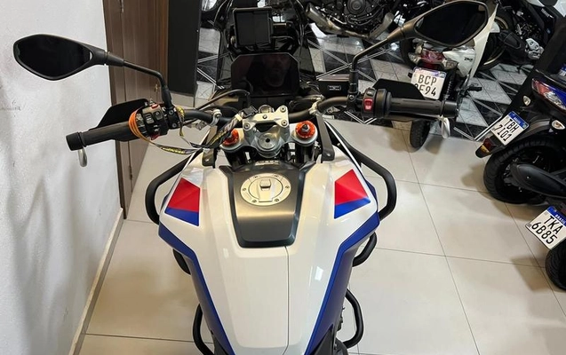 imagem-https://www.socarrao.com.br/sc-vehicle-images-prod/4318974/1791989874095-8558191_4_B_415d0df40f.jpeg
