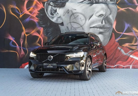 Volvo XC60 2022 Preto — foto 1 de 3