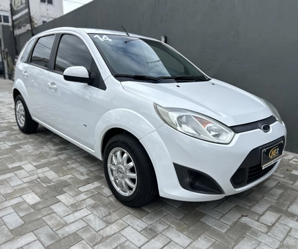 Ford Fiesta SE 1.6 8V Flex 5p 2014 Branco — foto 1 de 3