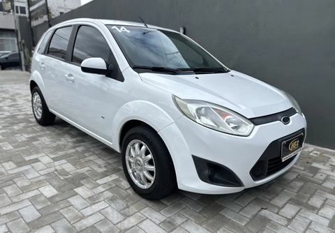 Ford Fiesta SE 1.6 8V Flex 5p 2014 Branco — foto 1 de 3