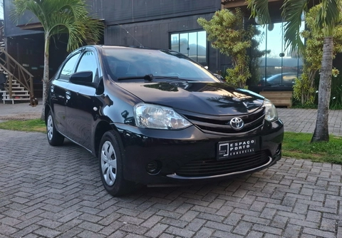 Toyota Etios 2014 Preto — foto 1 de 3