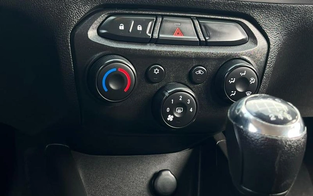 imagem-https://www.socarrao.com.br/sc-vehicle-images-prod/4319333/1791553437102-8558463_12_B_9e6bb5c969.jpeg