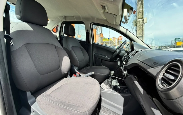 imagem-https://www.socarrao.com.br/sc-vehicle-images-prod/4319568/1791554884060-V2hhdHNBcHAgSW1hZ2UgMjAyNi0xMC0wOSBhdCAxMC41MS41MiAoMikuanBlZw.jpeg