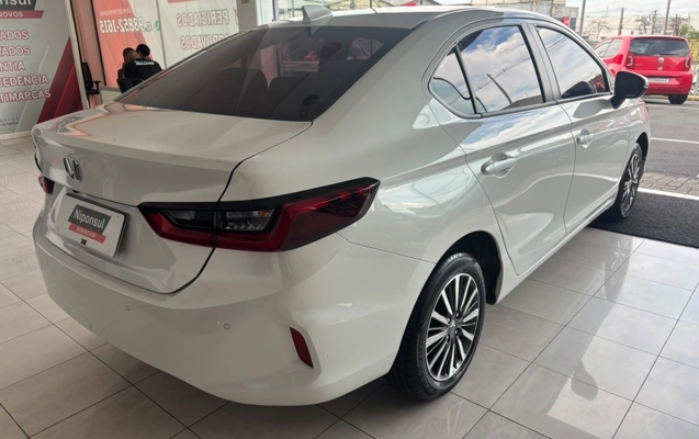 imagem-https://www.socarrao.com.br/sc-vehicle-images-prod/4319580/1791555068679-LIsNgwN04LjB45oGfZqj2a5wJCmToT5G.jpg