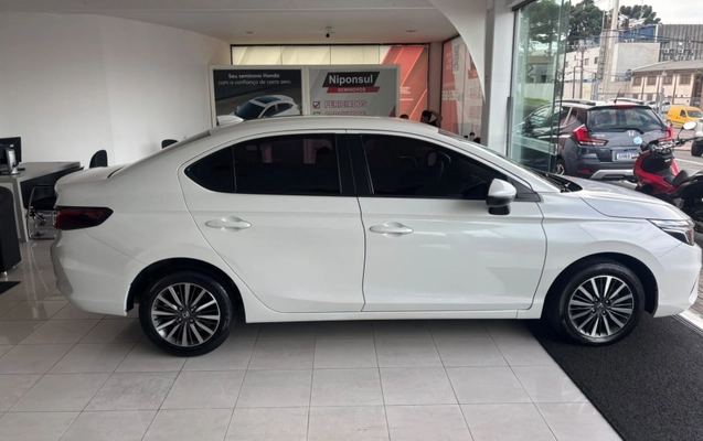 imagem-https://www.socarrao.com.br/sc-vehicle-images-prod/4319580/1791555068688-JTztn1CF1rYEOTKCp2zAQYdWSsfqjCHh.jpg