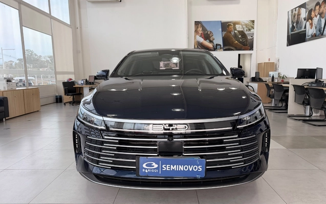 imagem-https://www.socarrao.com.br/sc-vehicle-images-prod/4319687/1791556158168-MzIyYjlhNjktMDZjYy00NjU1LWIzYWQtOGE1M2M1NzVmNjI4LmpwZWc.jpeg