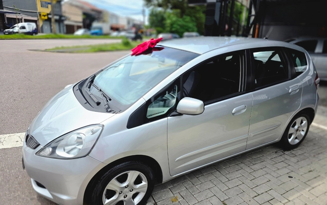 imagem-https://www.socarrao.com.br/sc-vehicle-images-prod/4319798/1791556567295-MjAyNjEwMDlfMTAxNDUwLmpwZw.jpg