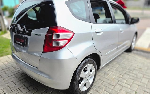 imagem-https://www.socarrao.com.br/sc-vehicle-images-prod/4319798/1791556567900-MjAyNjEwMDlfMTAxNTI1LmpwZw.jpg