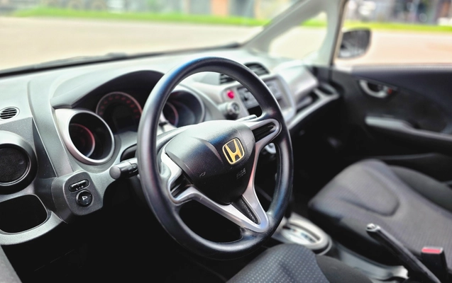 imagem-https://www.socarrao.com.br/sc-vehicle-images-prod/4319798/1791556568268-MjAyNjEwMDlfMTAxNjU2LmpwZw.jpg