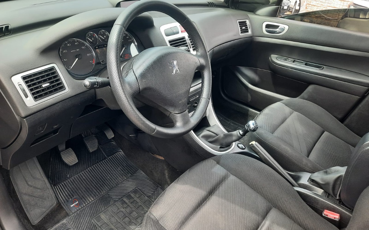 imagem-https://www.socarrao.com.br/sc-vehicle-images-prod/4320024/1791558120863-V2hhdHNBcHAgSW1hZ2UgMjAyNi0xMC0wOSBhdCAxMS4wMC4wNSAoMSkuanBlZw.jpeg