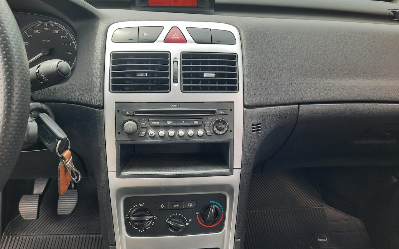 imagem-https://www.socarrao.com.br/sc-vehicle-images-prod/4320024/1791558120962-V2hhdHNBcHAgSW1hZ2UgMjAyNi0xMC0wOSBhdCAxMS4wMC4wNiAoMSkuanBlZw.jpeg
