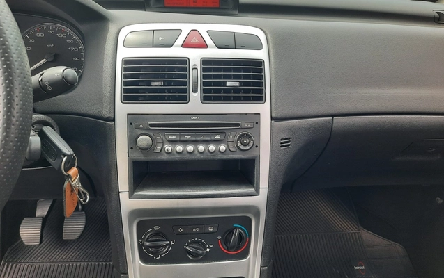 imagem-https://www.socarrao.com.br/sc-vehicle-images-prod/4320024/1791558120962-V2hhdHNBcHAgSW1hZ2UgMjAyNi0xMC0wOSBhdCAxMS4wMC4wNiAoMSkuanBlZw.jpeg