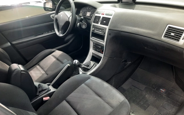 imagem-https://www.socarrao.com.br/sc-vehicle-images-prod/4320024/1791558121016-V2hhdHNBcHAgSW1hZ2UgMjAyNi0xMC0wOSBhdCAxMS4wMC4wNiAoMikuanBlZw.jpeg
