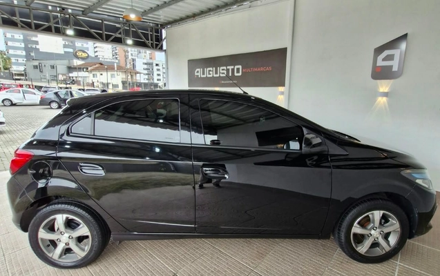 imagem-https://www.socarrao.com.br/sc-vehicle-images-prod/4320230/1791559329145-dbfef9c486b24da59c14015140b86dfd_1791559202466.jpg