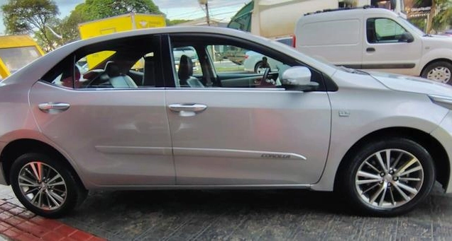 imagem-https://www.socarrao.com.br/sc-vehicle-images-prod/4320267/1791560143300-8557385_0_B_631d93247a.jpeg