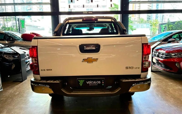 imagem-https://www.socarrao.com.br/sc-vehicle-images-prod/4320434/1791561032224-8529180_10_B_89893125d6.jpeg