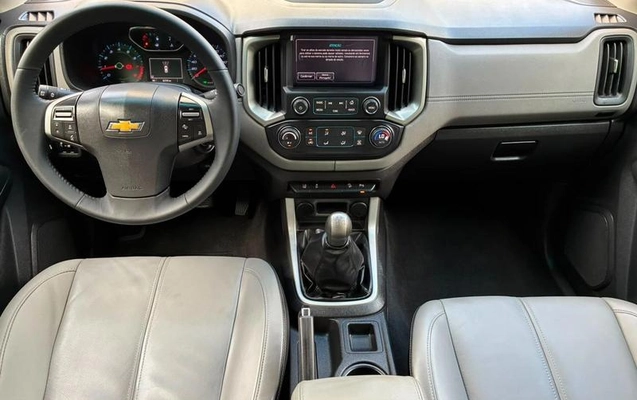 imagem-https://www.socarrao.com.br/sc-vehicle-images-prod/4320434/1791561032231-8529180_2_B_c0bac80ad4.jpeg
