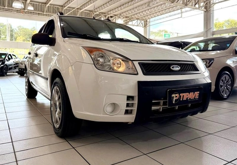 Ford Fiesta 2010 Branco — foto 1 de 3
