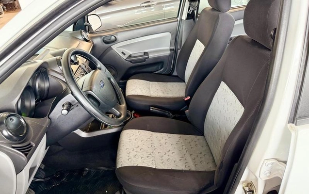 imagem-https://www.socarrao.com.br/sc-vehicle-images-prod/4320436/1791561061797-8555391_7_B_48370fda34.jpeg