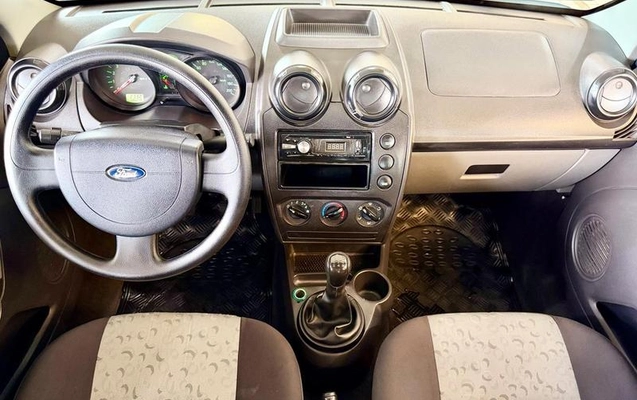 imagem-https://www.socarrao.com.br/sc-vehicle-images-prod/4320436/1791561061801-8555391_10_B_ec53f3fcb8.jpeg