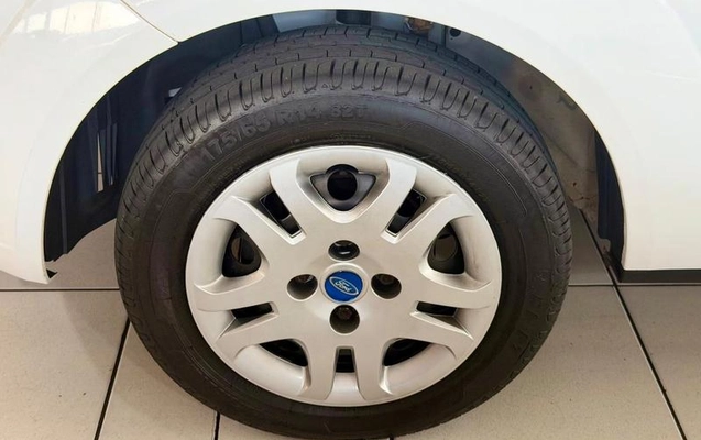 imagem-https://www.socarrao.com.br/sc-vehicle-images-prod/4320436/1791561061811-8555391_17_B_220df41a58.jpeg