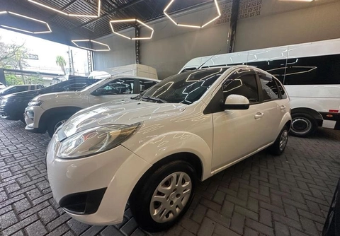 Ford Fiesta 2013 Branco — foto 1 de 3