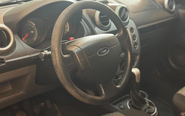 imagem-https://www.socarrao.com.br/sc-vehicle-images-prod/4320467/1791561212404-8513992_7_B_767d5cad38.jpeg