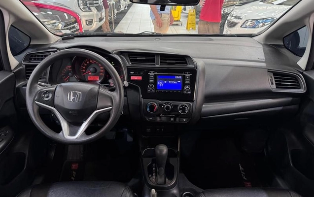 imagem-https://www.socarrao.com.br/sc-vehicle-images-prod/4320586/1791653723014-8559244_14_B_673f0f42fd.jpeg