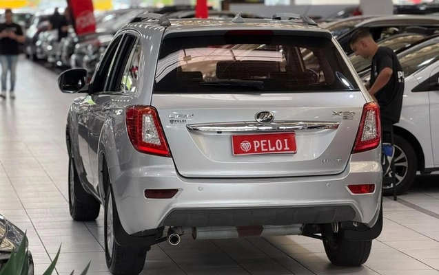 imagem-https://www.socarrao.com.br/sc-vehicle-images-prod/4320652/1791653736166-8559369_11_B_92525e24bd.jpeg
