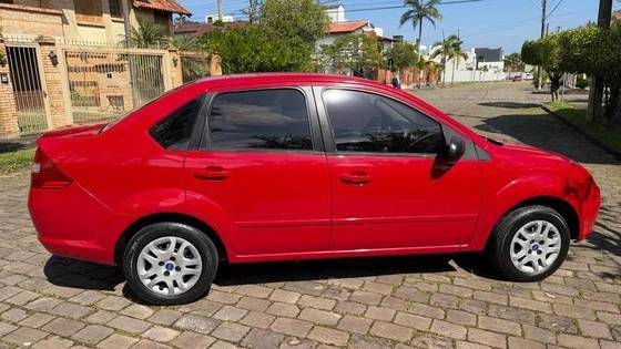 imagem-https://www.socarrao.com.br/sc-vehicle-images-prod/4320739/1791562899744-ford-fiesta-1.6-mpi-sedan-8v-flex-4p-manual-wmimagem15410614226.jpg