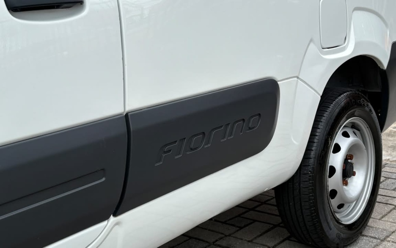 imagem-https://www.socarrao.com.br/sc-vehicle-images-prod/4320741/1791562940737-V2hhdHNBcHAgSW1hZ2UgMjAyNi0xMC0wOSBhdCAxMy4wMy4yMCAoMikuanBlZw.jpeg