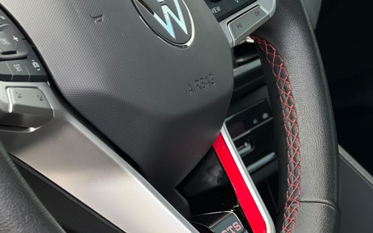 imagem-https://www.socarrao.com.br/sc-vehicle-images-prod/4320843/1791563739234-V2hhdHNBcHAgSW1hZ2UgMjAyNi0xMC0wNyBhdCAxNi4xNS4xOC5qcGVn.jpeg