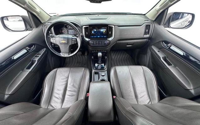 imagem-https://www.socarrao.com.br/sc-vehicle-images-prod/4320894/1791915022952-8558205_21_B_73573075d1.jpeg