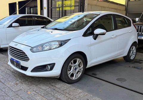 Ford Fiesta 2017 Branco — foto 1 de 3