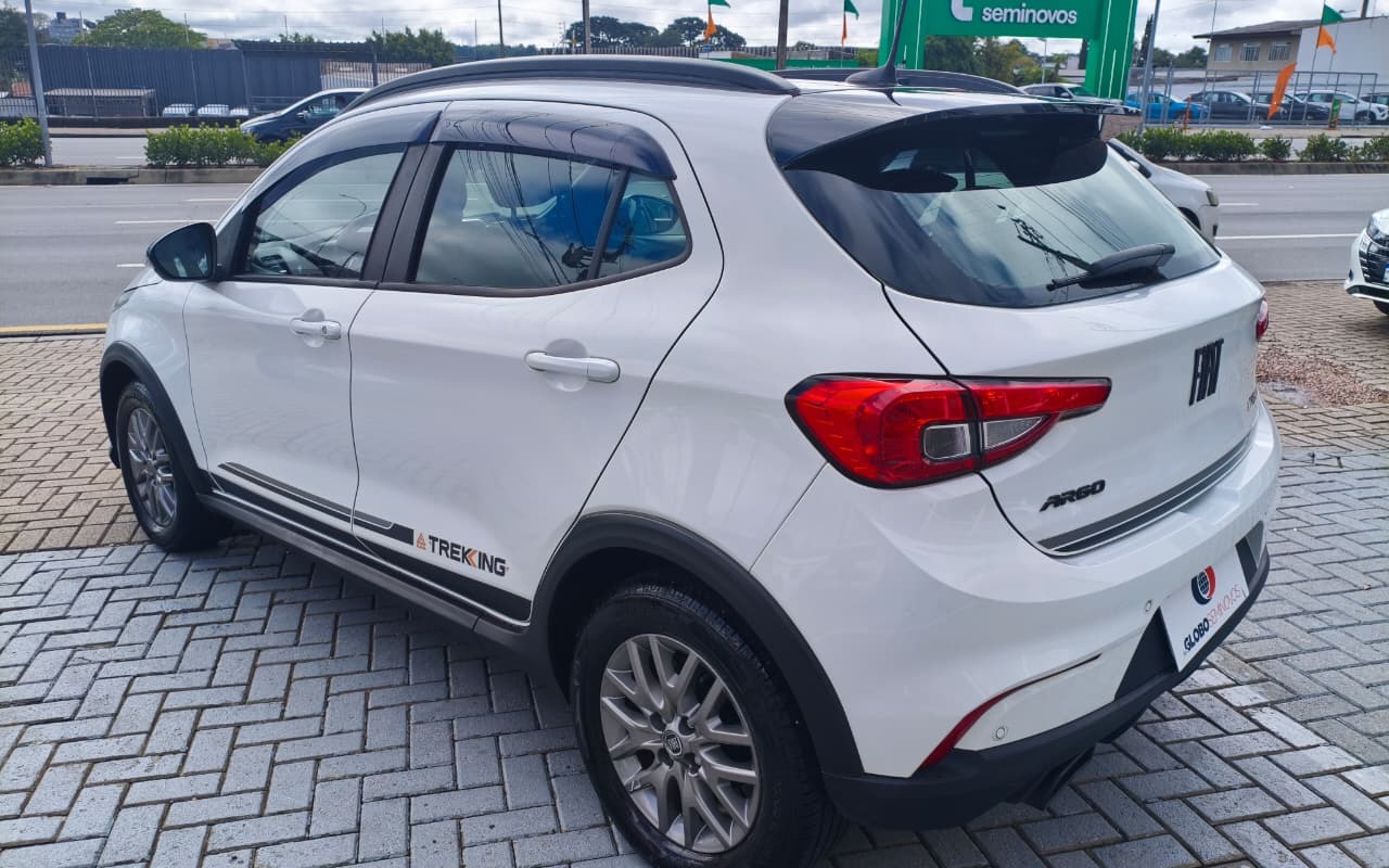 imagem-https://www.socarrao.com.br/sc-vehicle-images-prod/4321055/1791565281650-ZXggMDQuanBlZw.jpeg