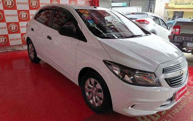 imagem-https://www.socarrao.com.br/sc-vehicle-images-prod/4321183/1791566356621-8536213_0_B_67264bda85.jpeg