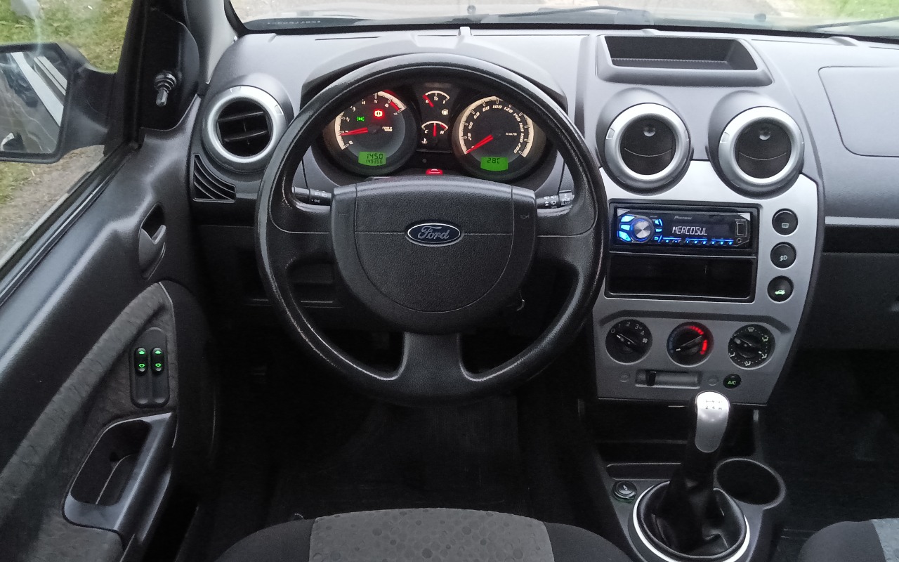imagem-https://www.socarrao.com.br/sc-vehicle-images-prod/4321270/1791567157170-SU1HXzIwMjYxMDA4XzE4MDEyMi5qcGc.jpg