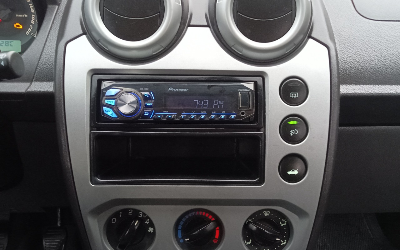 imagem-https://www.socarrao.com.br/sc-vehicle-images-prod/4321270/1791567157484-SU1HXzIwMjYxMDA4XzE3NDQwMH4yLmpwZw.jpg