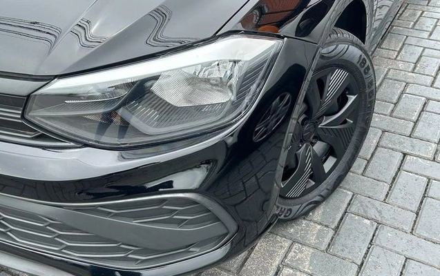 imagem-https://www.socarrao.com.br/sc-vehicle-images-prod/4321373/1791568264549-8558130_12_B_b2683c1d2d.jpeg