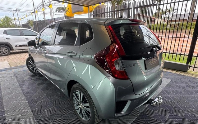 imagem-https://www.socarrao.com.br/sc-vehicle-images-prod/4321457/1791567881349-8559356_16_B_ea2f711dbe.jpeg