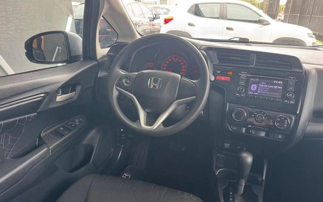 imagem-https://www.socarrao.com.br/sc-vehicle-images-prod/4321457/1791567881351-8559356_8_B_99198abfc0.jpeg