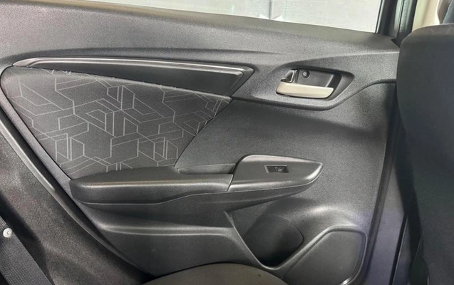 imagem-https://www.socarrao.com.br/sc-vehicle-images-prod/4321457/1791567881363-8559356_6_B_8485228ac0.jpeg