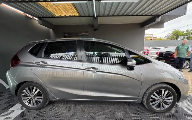 imagem-https://www.socarrao.com.br/sc-vehicle-images-prod/4321457/1791567881365-8559356_20_B_d563328970.jpeg