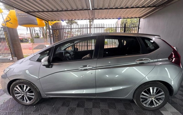 imagem-https://www.socarrao.com.br/sc-vehicle-images-prod/4321457/1791567881366-8559356_19_B_932da3750c.jpeg