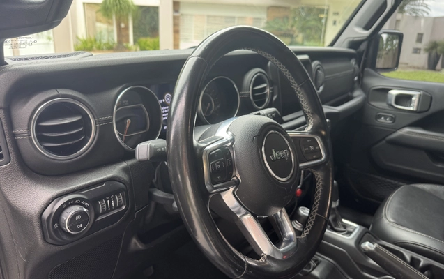 imagem-https://www.socarrao.com.br/sc-vehicle-images-prod/4321469/1791567928780-003_4230dbc9d248c69f5ee1afee25c85e94.jpg