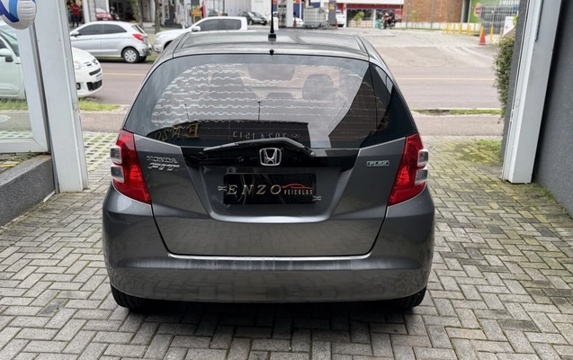 imagem-https://www.socarrao.com.br/sc-vehicle-images-prod/4321485/1791568036706-vehicle_image_1791567989_5f01d2bbbdfb9ef06f385350da64306e.jpeg