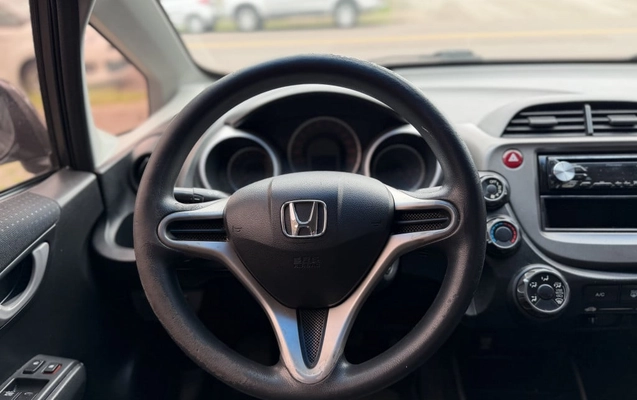 imagem-https://www.socarrao.com.br/sc-vehicle-images-prod/4321485/1791568036714-vehicle_image_1791568004_b19d110a893e33e100d4f75199f99e85.jpeg