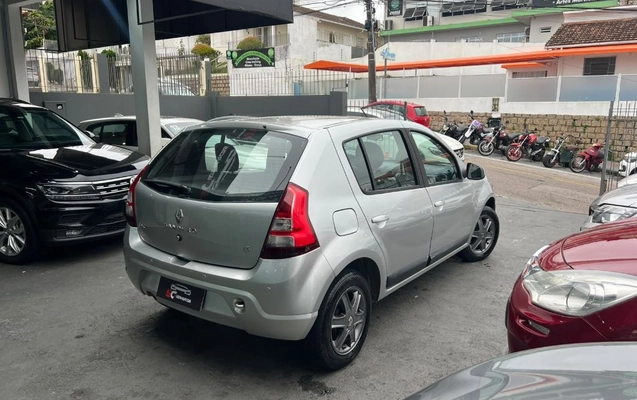 imagem-https://www.socarrao.com.br/sc-vehicle-images-prod/4321542/1791568293791-gb-0123ceb.jpeg